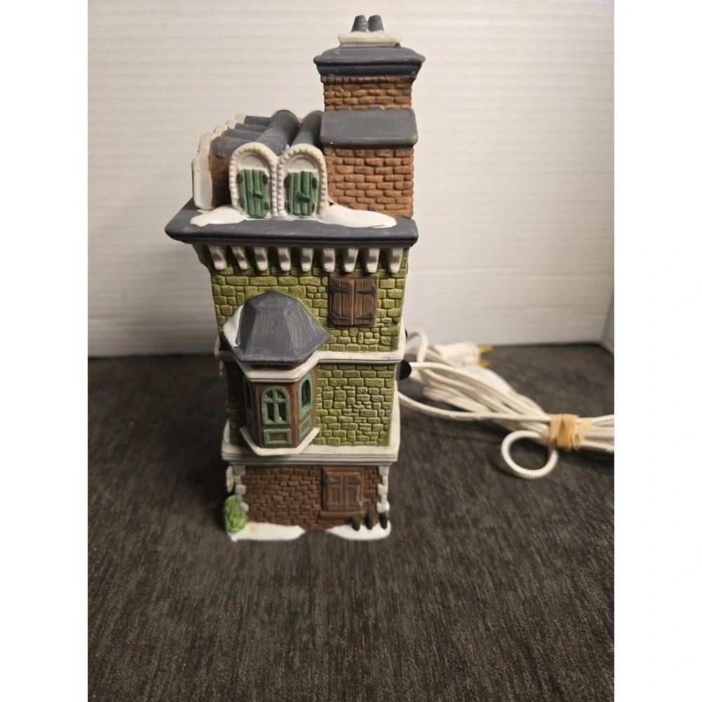 The Flat Of Ebenezer Scrooge - Dickens Village - EUC - Dept 56 Vintage 1989